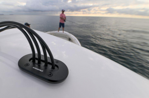 Scanstrut Decksdurchführung Aluminium schwarz für mehrere Kabel bis 15mm