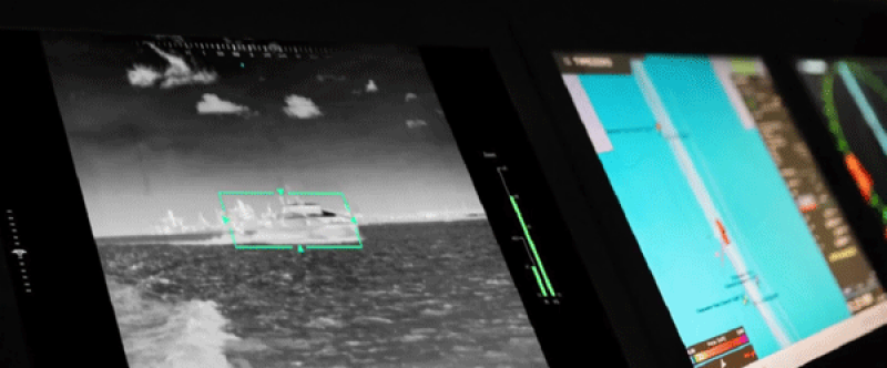 Raymarine E70683 FLIR M560-LRF Stabilised Wärmebildkamera – 3-Achsen, gekühlt, 640 × 512, optischer Zoom, 4K Low-Light-Kamera, Laser-Entfernungsmesser